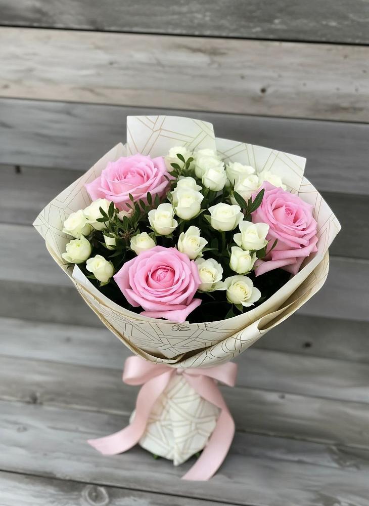 Букет цветов из: Розы в Юность