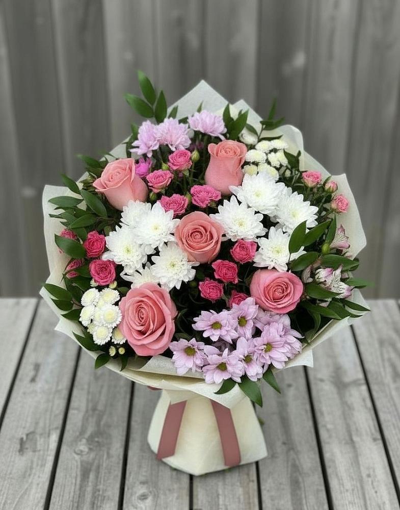 Букет цветов из: Альстромерии, Гвоздики, Розы и Хризантемы в Юность
