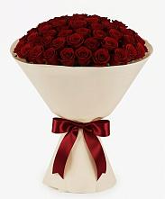 Букет 101 Бордовая роза Блэк Бакарра в Юность