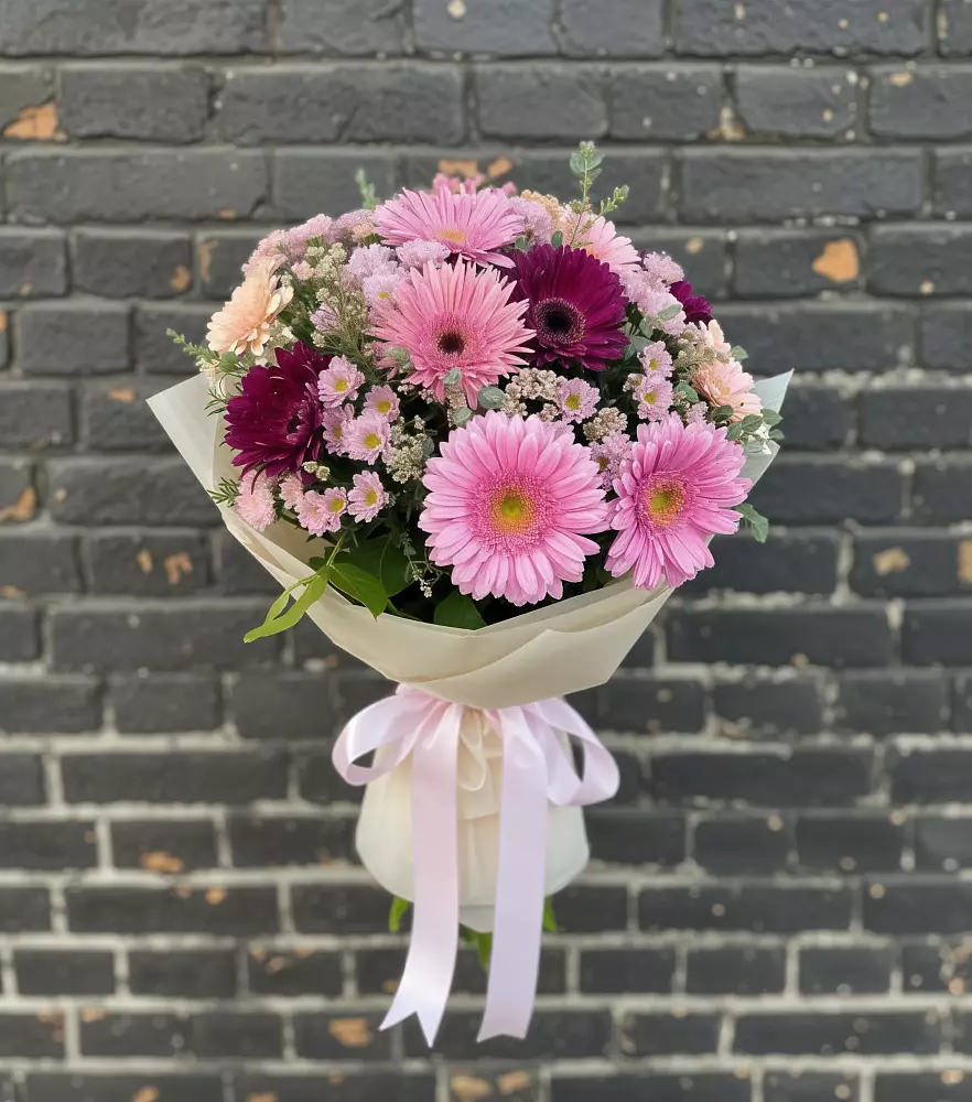 Букет цветов из: Герберы и Хризантемы в Юность