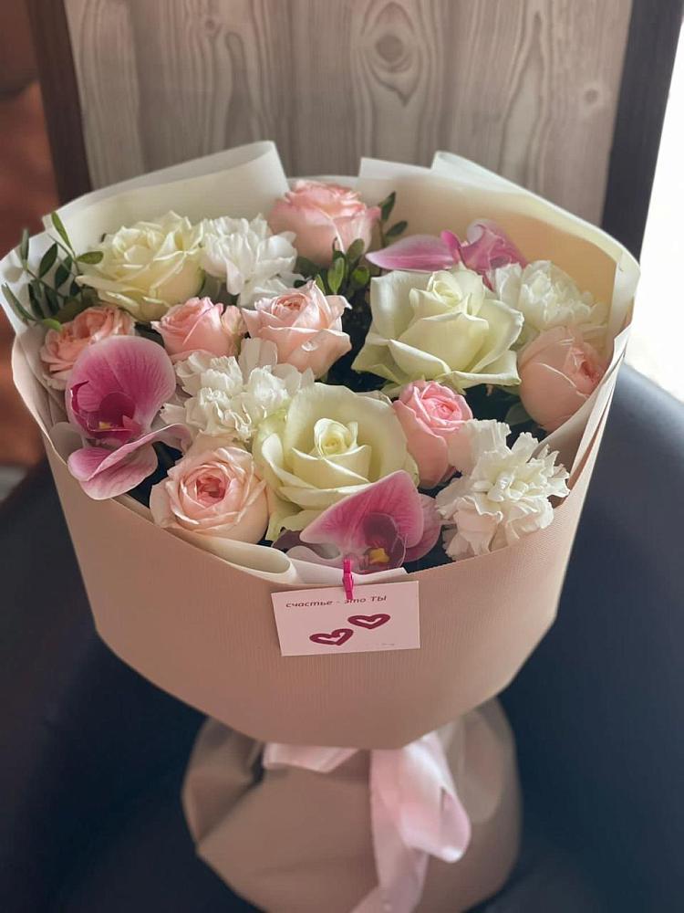 Букет цветов из: Орхидеи, Розы и Гвоздики в Юность