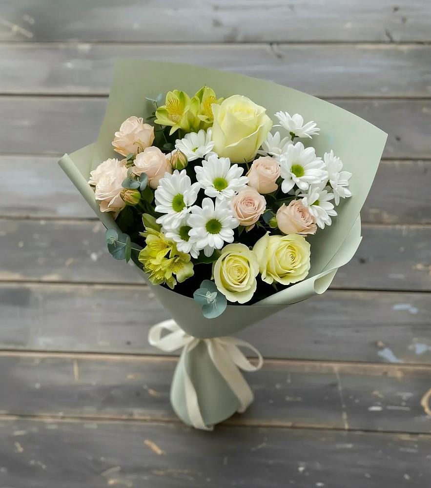 Букет цветов из: Альстромерии, Розы и Хризантемы в Юность