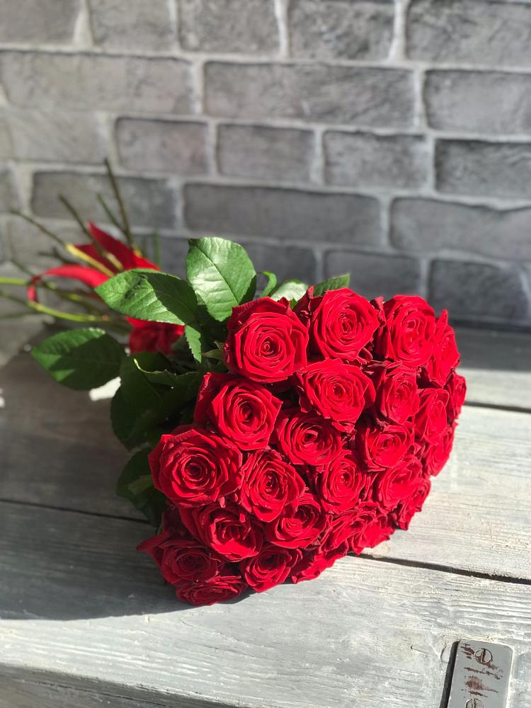 Букет Красные розы Фридом в Юность