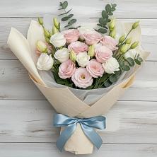 Букет цветов из:  Лизиантусы в Юность