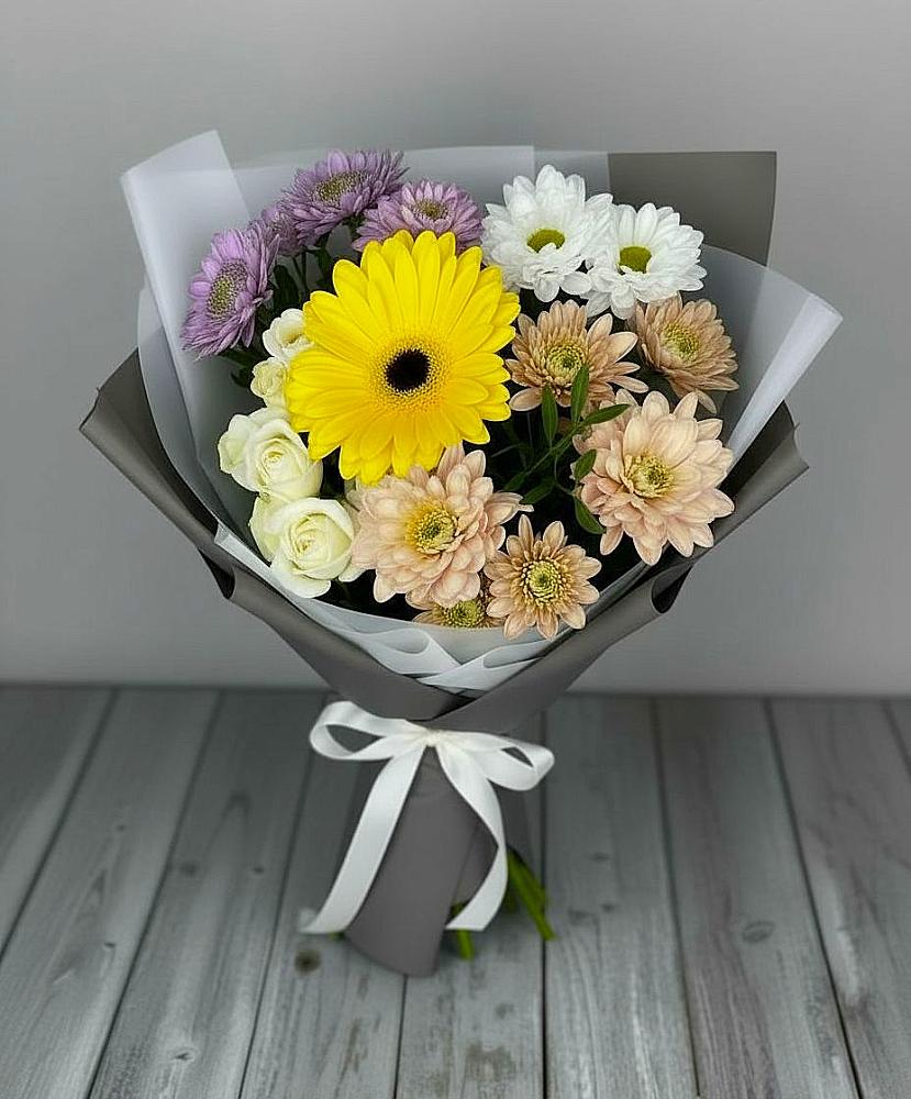 Букет цветов из: Розы, Герберы и Хризантемы в Юность