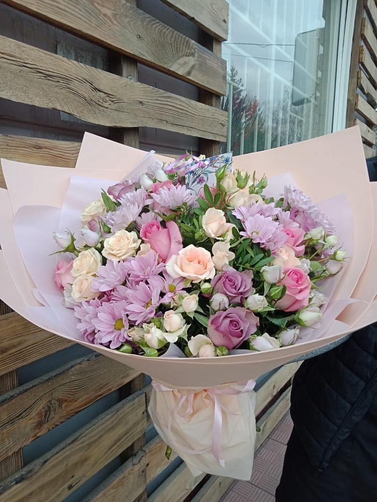 Букет цветов из: Розы и Хризантемы в Юность