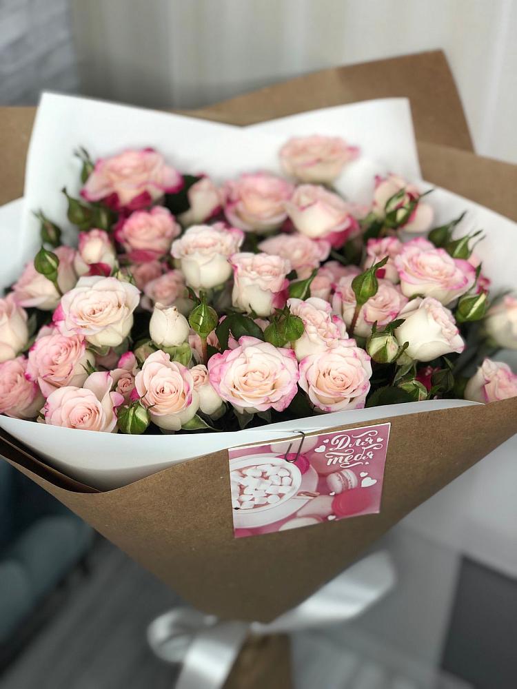 Букет цветов из: Розы в Юность