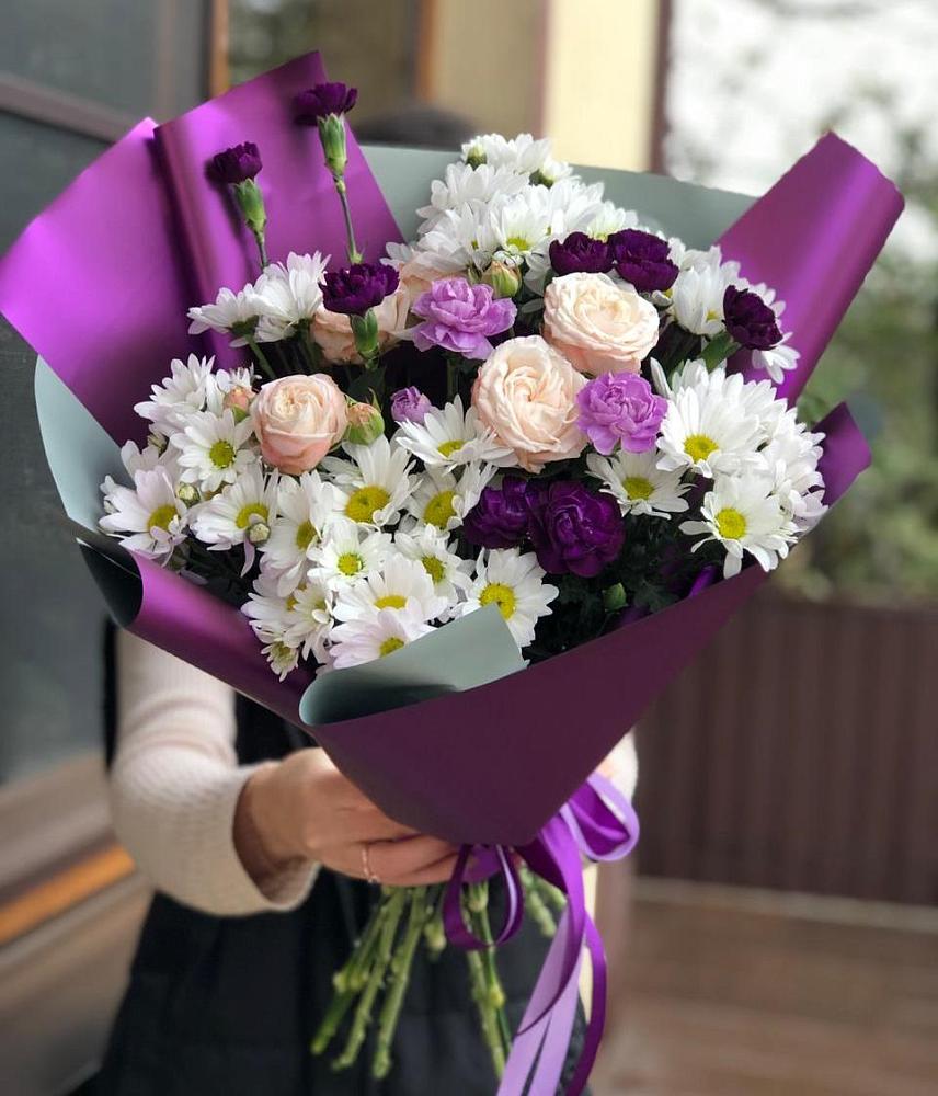 Букет цветов из: Хризантемы, Гвоздики и Розы в Юность