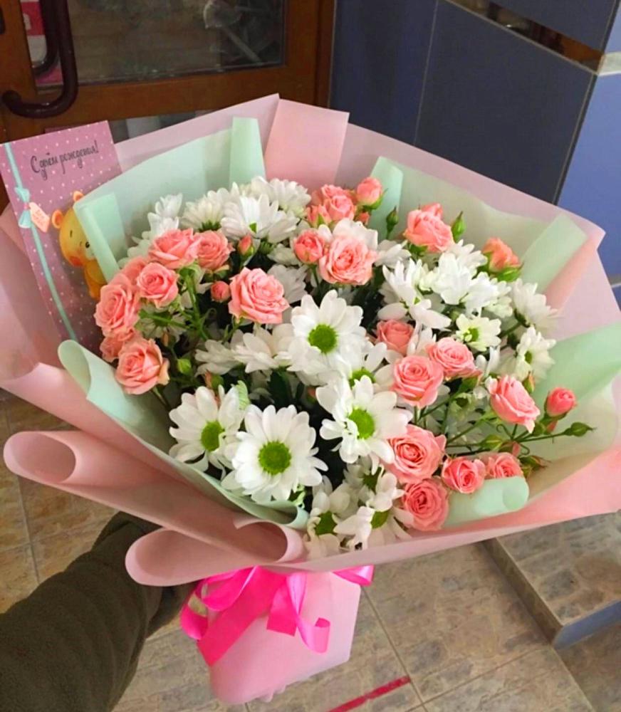 Букет цветов из: Розы и Хризантемы в Юность