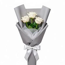 Букет 3 белые розы в Юность