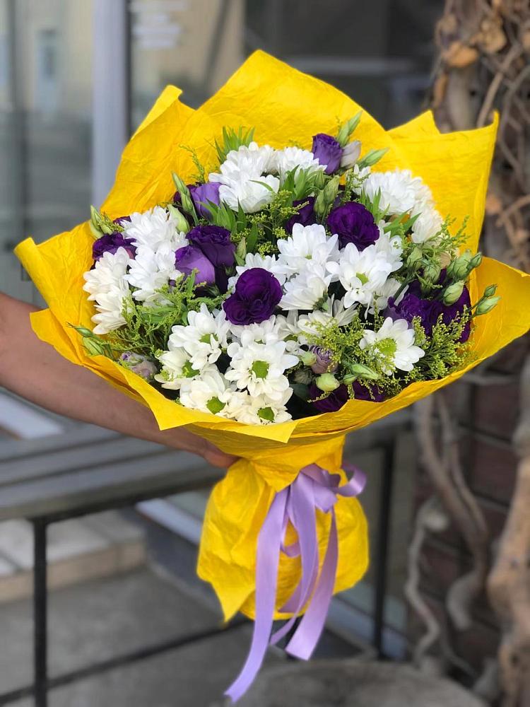 Букет цветов из: Ирисы, Хризантемы и Ромашки в Юность