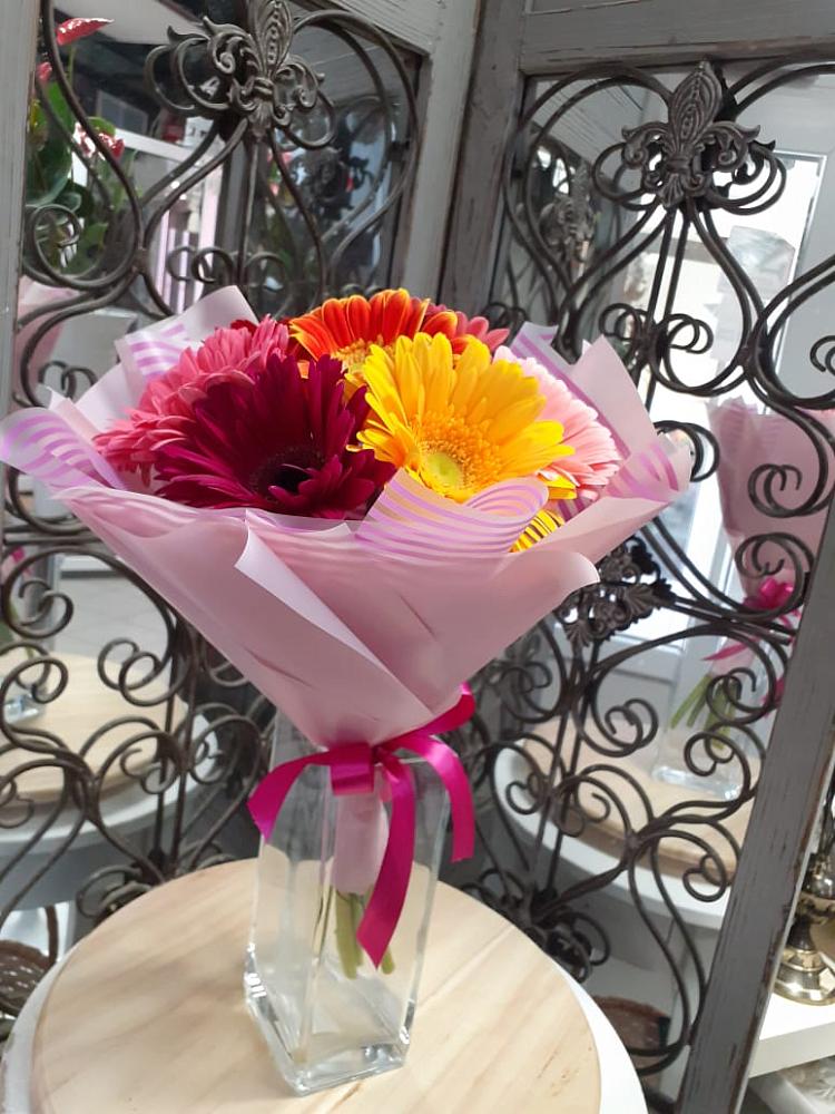 Букет цветов из: Герберы в Юность