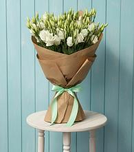 Букет цветов из:  Лизиантусы в Юность