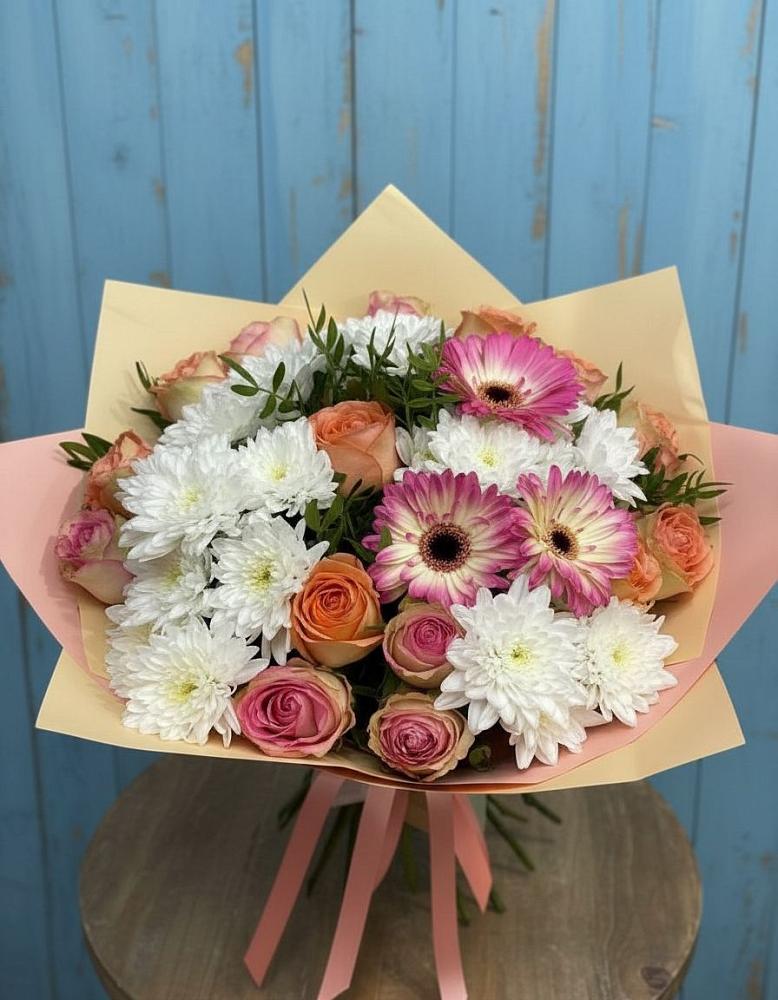 Букет цветов из: Розы, Герберы и Хризантемы в Юность