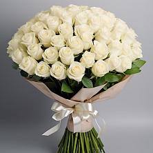 Букет 101 беля роза Белоснежка в Юность