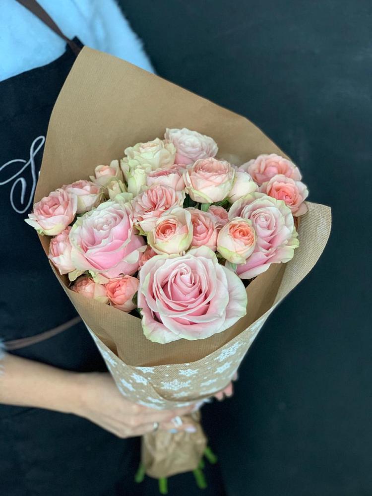 Букет цветов из: Хризантемы и Розы в Юность