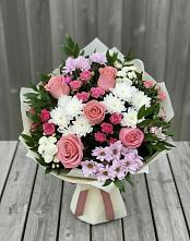 Букет цветов из:  Альстромерии, Гвоздики, Розы и Хризантемы в Юность