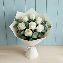 Букет Белые розы в Эвкалипте в Юность